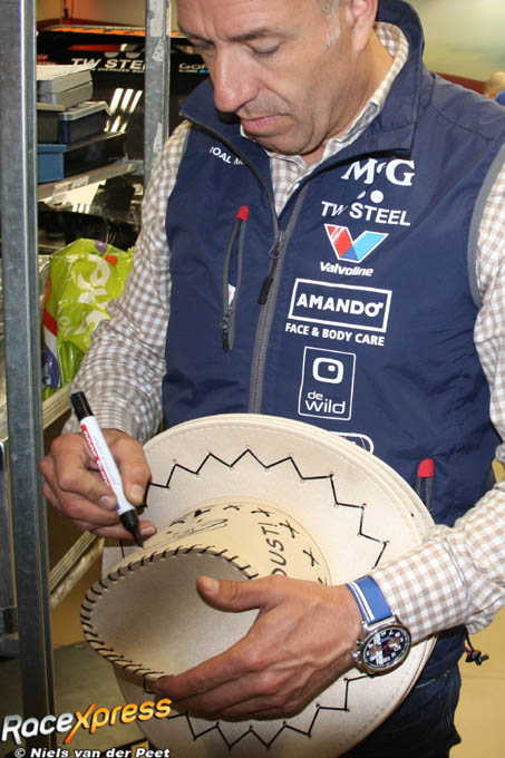 LAATSTE KANS: WIN een Dakar-hoed met orginele handtekeningen van Tim en Tom Coronel